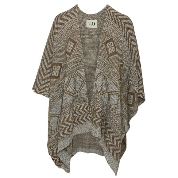 The Jetset Diaries Plus Knit Poncho - Picture 1 of 15